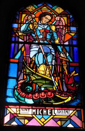 성 미카엘 대천사_photo by FredSeiller_in the Church of the Assumption in Soyons_France.jpg